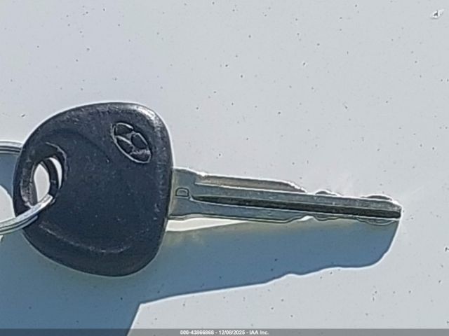 Hyundai ELANTRA Image 2