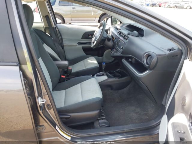 Toyota Prius c Three Image 3