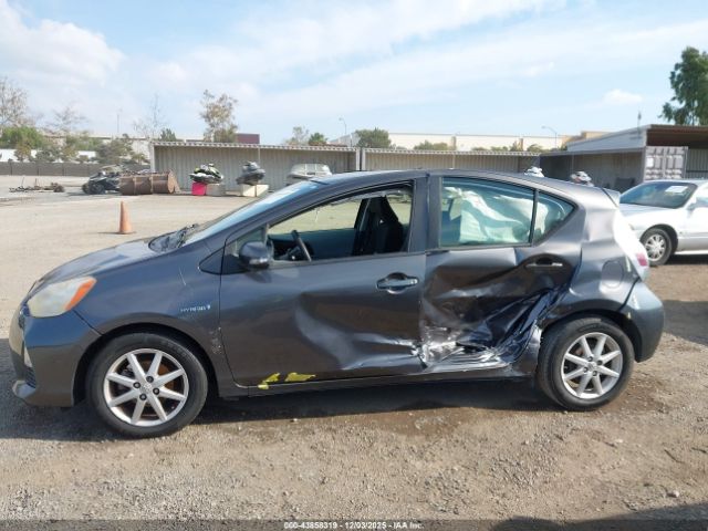 Toyota Prius c Three Image 6