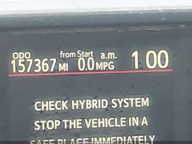 Toyota Prius c Three Image 13