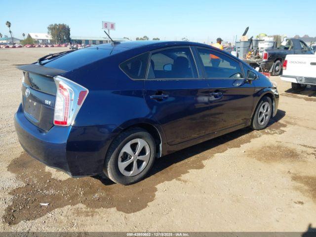 Toyota Prius Three Image 8