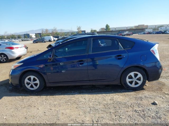 Toyota Prius Three Image 2