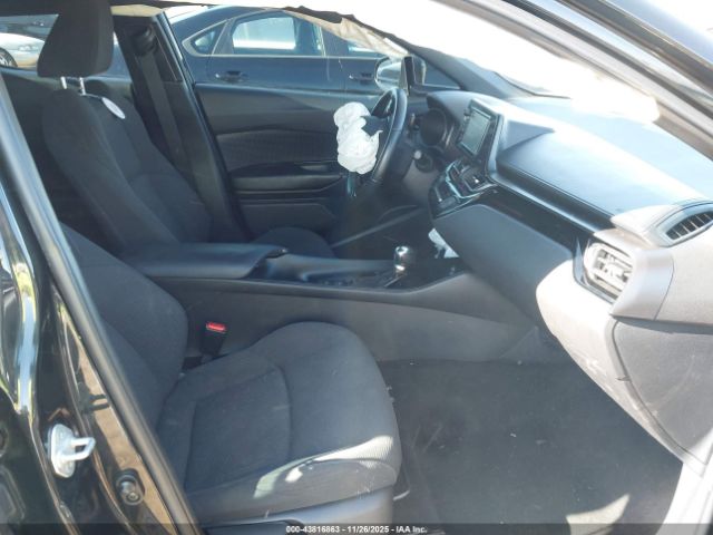 Toyota C-HR Xle Premium Image 15