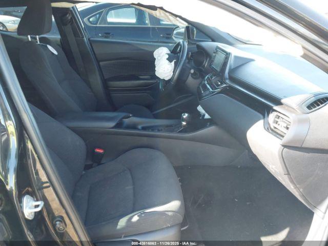 Toyota C-HR Xle Premium Image 15