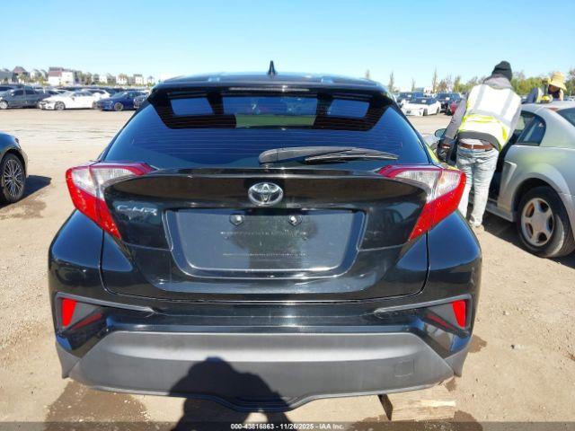 Toyota C-HR Xle Premium Image 14