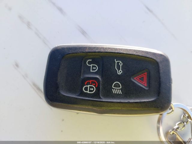 Land Rover LR4 Image 7