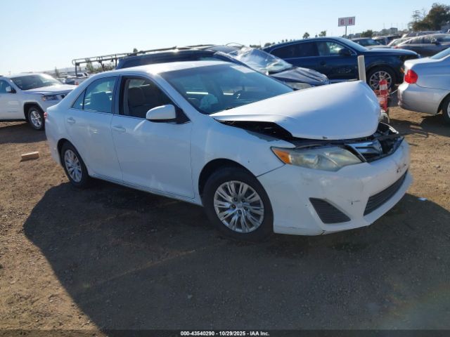 Toyota Camry Le Image 1