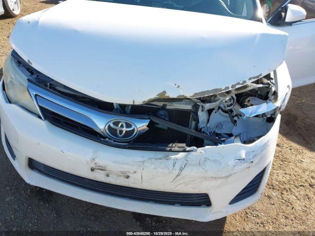 Toyota Camry Le Image 7