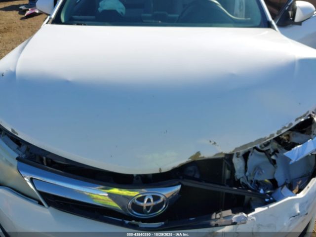 Toyota Camry Le Image 10