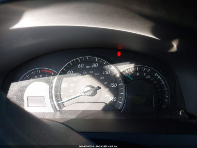 Toyota Camry Le Image 15