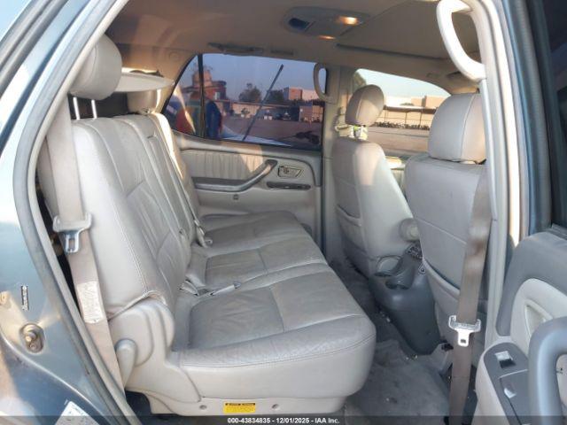 Toyota Sequoia Limited V8 Image 9