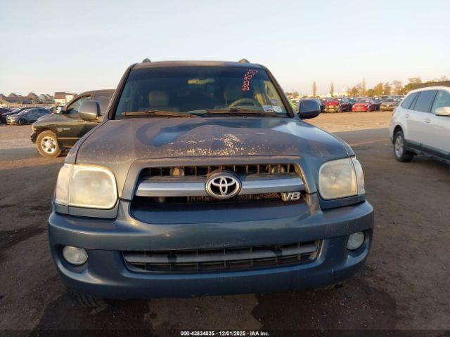 Toyota Sequoia Limited V8 Image 13