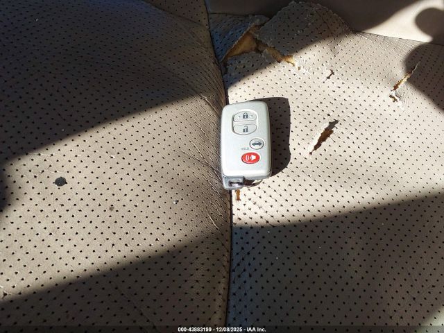 Toyota Avalon Limited Image 12