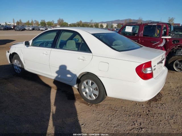 Toyota Camry Le Image 6