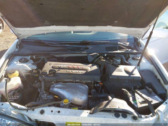 Toyota Camry Le Image 12