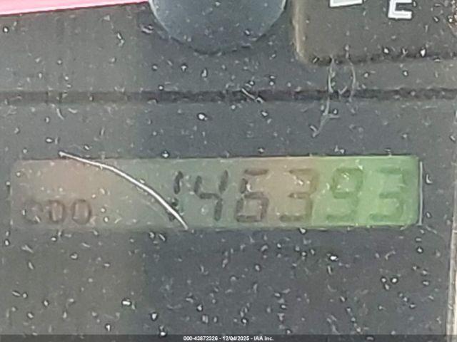 Toyota Camry Le Image 8