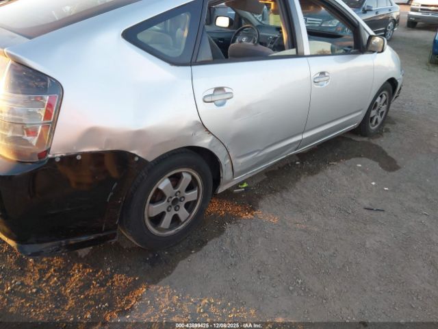 Toyota Prius Image 10