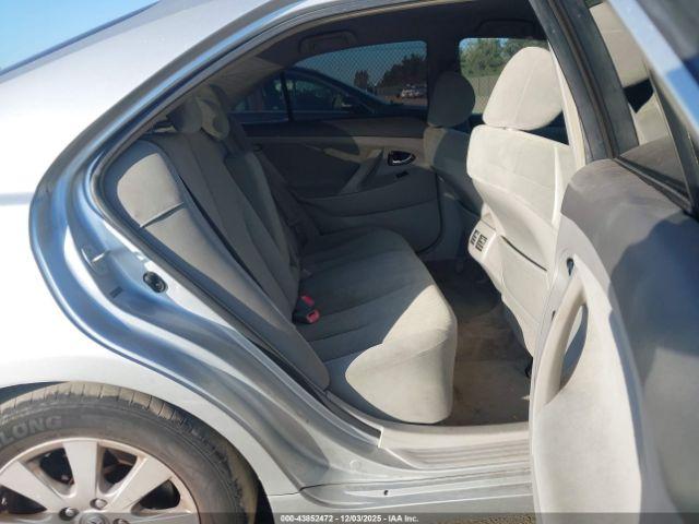 Toyota Camry Image 14