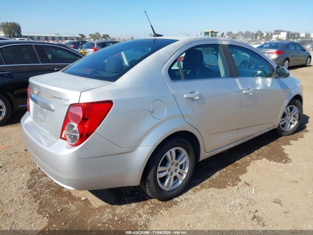 Chevrolet Sonic Lt Auto Image 8