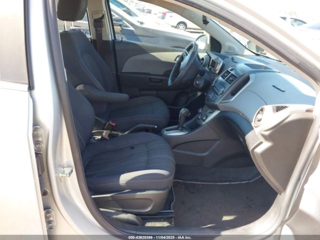 Chevrolet Sonic Lt Auto Image 2