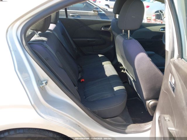 Chevrolet Sonic Lt Auto Image 6