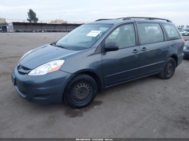 Toyota Sienna Ce Image 6