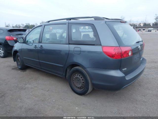 Toyota Sienna Ce Image 3