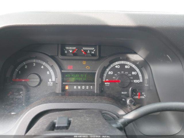 Ford E-350 Xlt Image 2