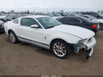  Salvage Ford Mustang