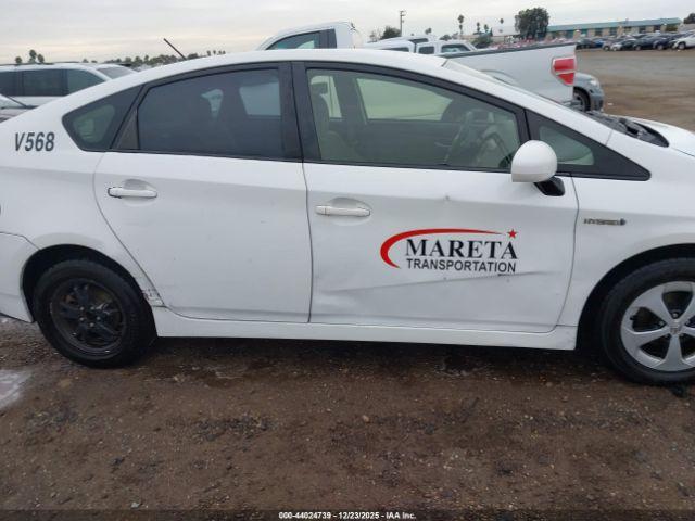 Toyota Prius Two Image 16