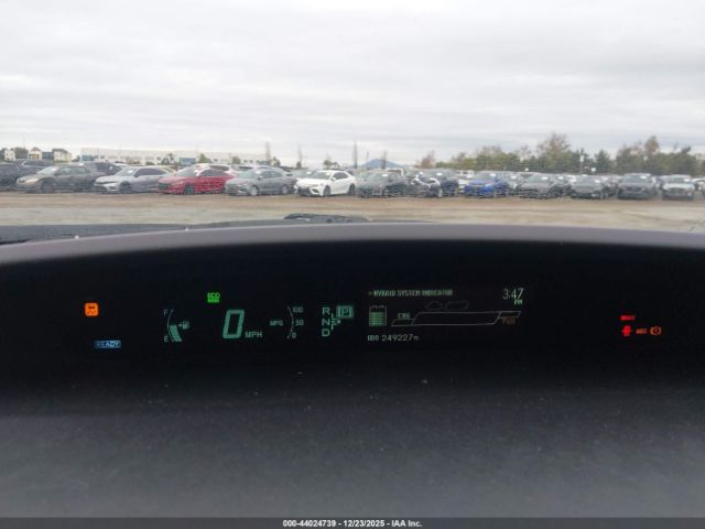 Toyota Prius Two Image 13