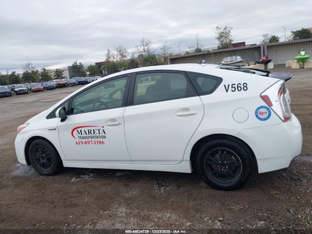 Toyota Prius Two Image 4