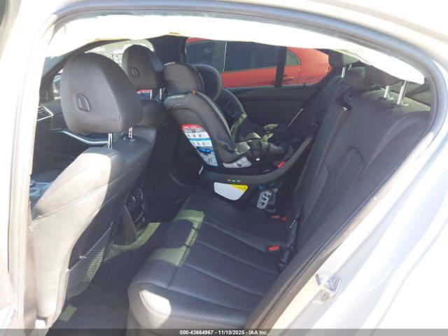 BMW 3 Series Image 16