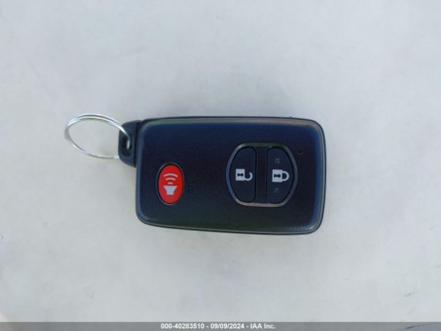 Toyota Prius Three Image 11