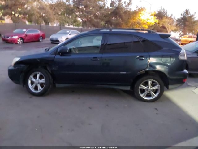 Lexus RX Image 12