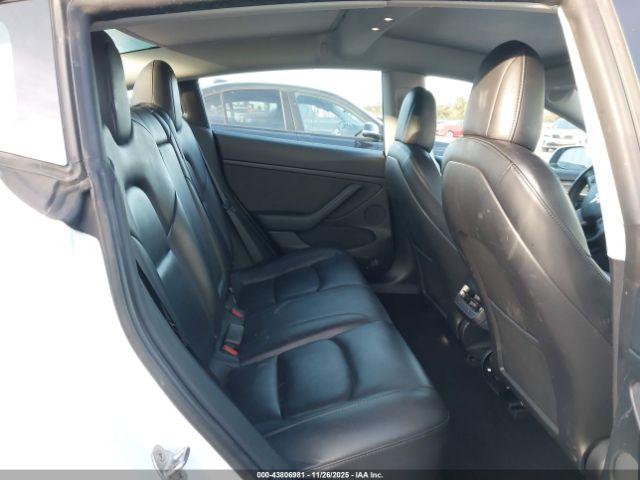 Tesla Model 3 Rear-wheel Drive Image 14