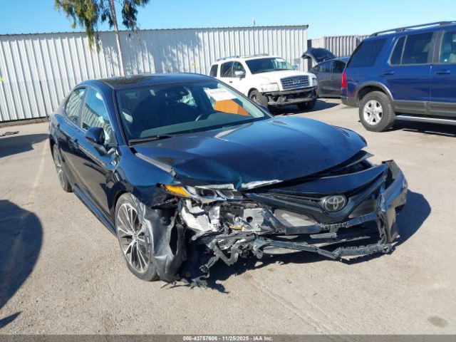 Toyota Camry Se Image 4