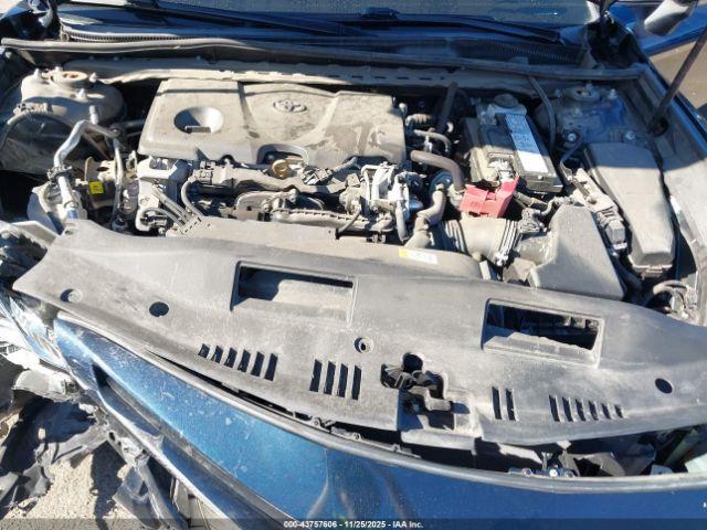 Toyota Camry Se Image 16