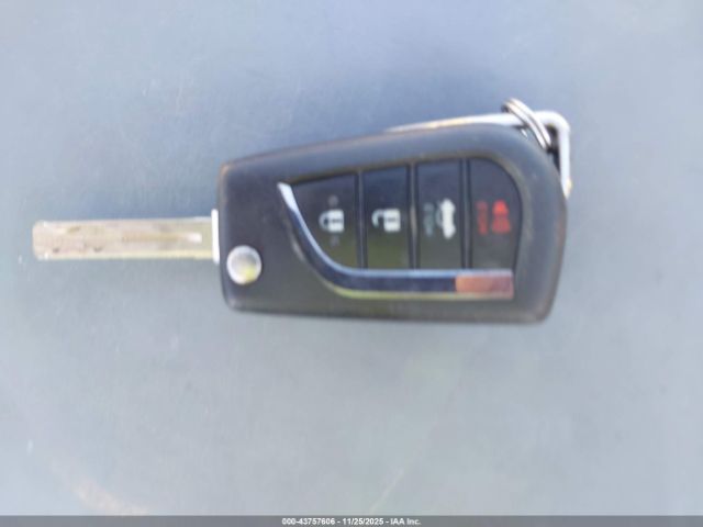 Toyota Camry Se Image 12