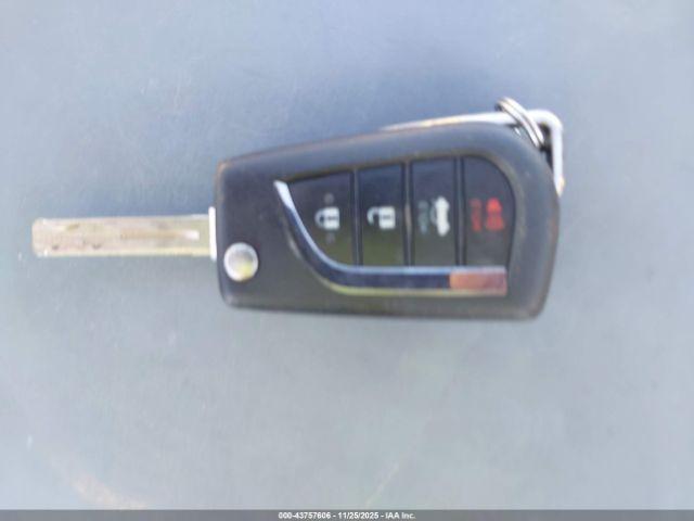 Toyota Camry Se Image 12