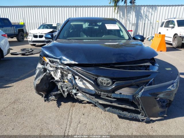 Toyota Camry Se Image 9