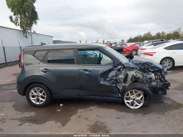 Kia Soul Lx Image 16