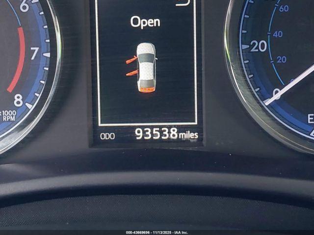 Toyota Corolla Se Image 16