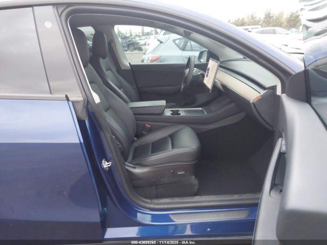 Tesla Model Y Long Range Dual Motor All-wheel Drive Image 18