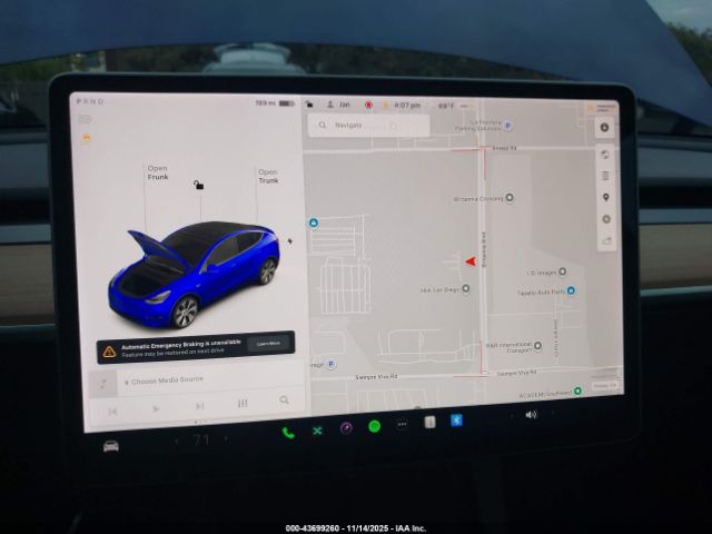 Tesla Model Y Long Range Dual Motor All-wheel Drive Image 17