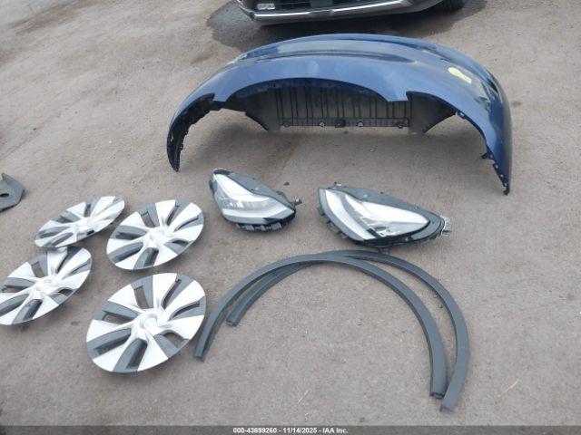 Tesla Model Y Long Range Dual Motor All-wheel Drive Image 9