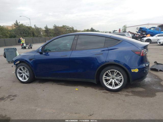 Tesla Model Y Long Range Dual Motor All-wheel Drive Image 11