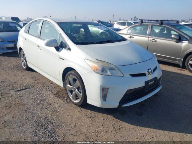  Salvage Toyota Prius