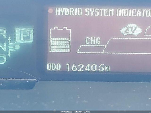 Toyota Prius Three Se Image 14