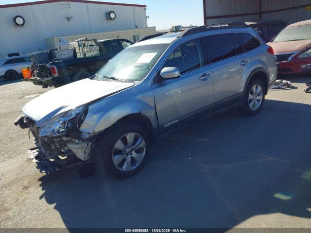 Subaru Outback 2.5i Limited Image 8
